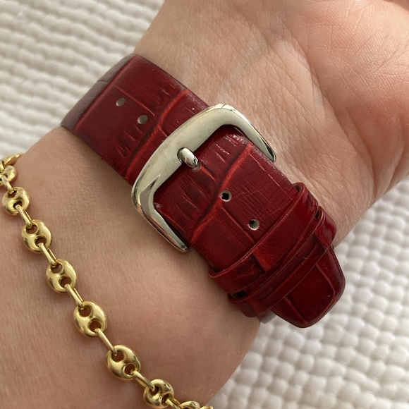 Anne Klein red leather watch new battery - Picture 2 of 7